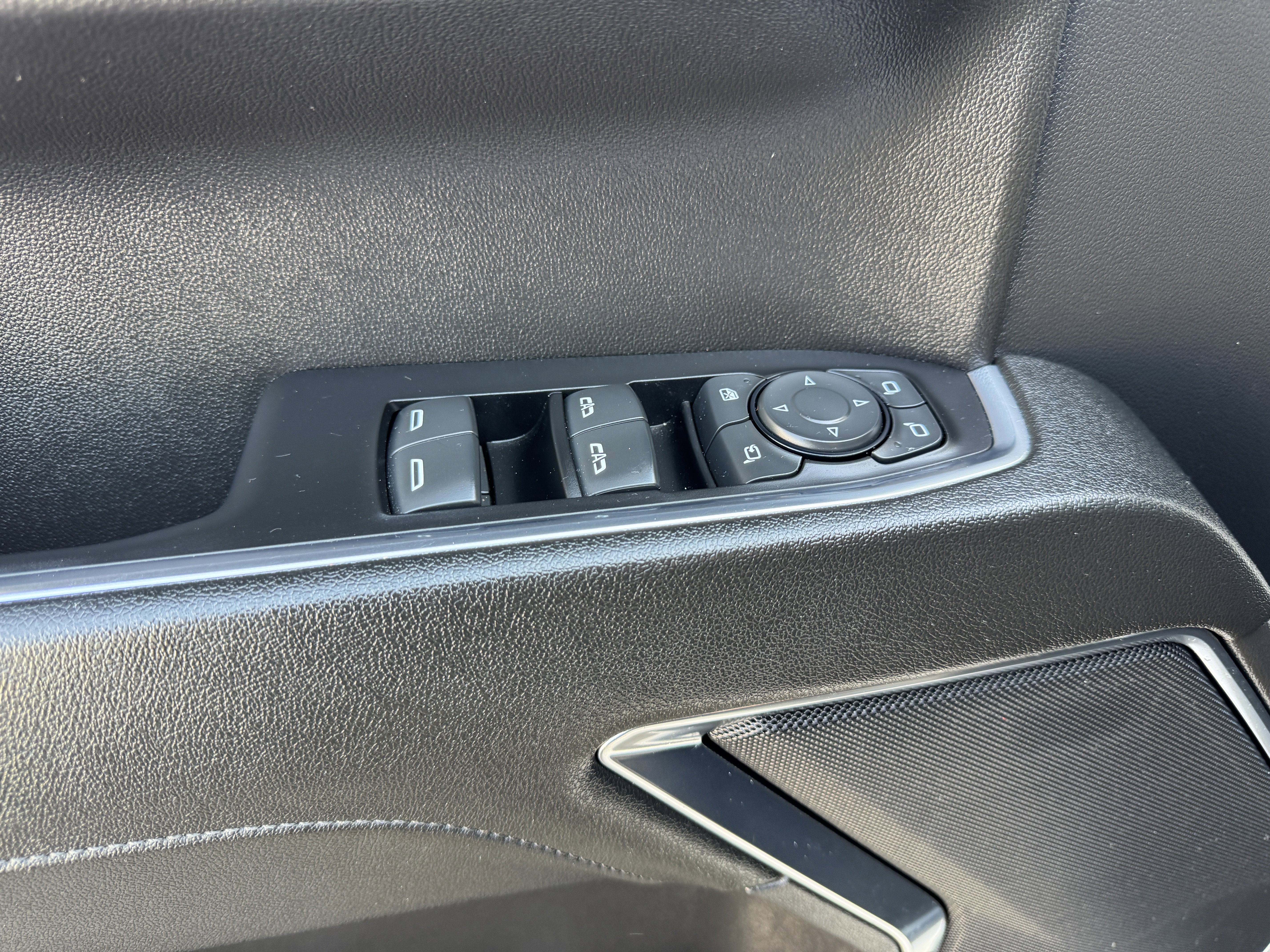 Certified 2024 GMC Sierra 1500 SLT image 10