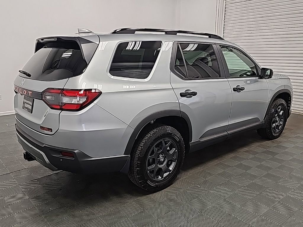 New 2026 Honda Pilot TrailSport image 8