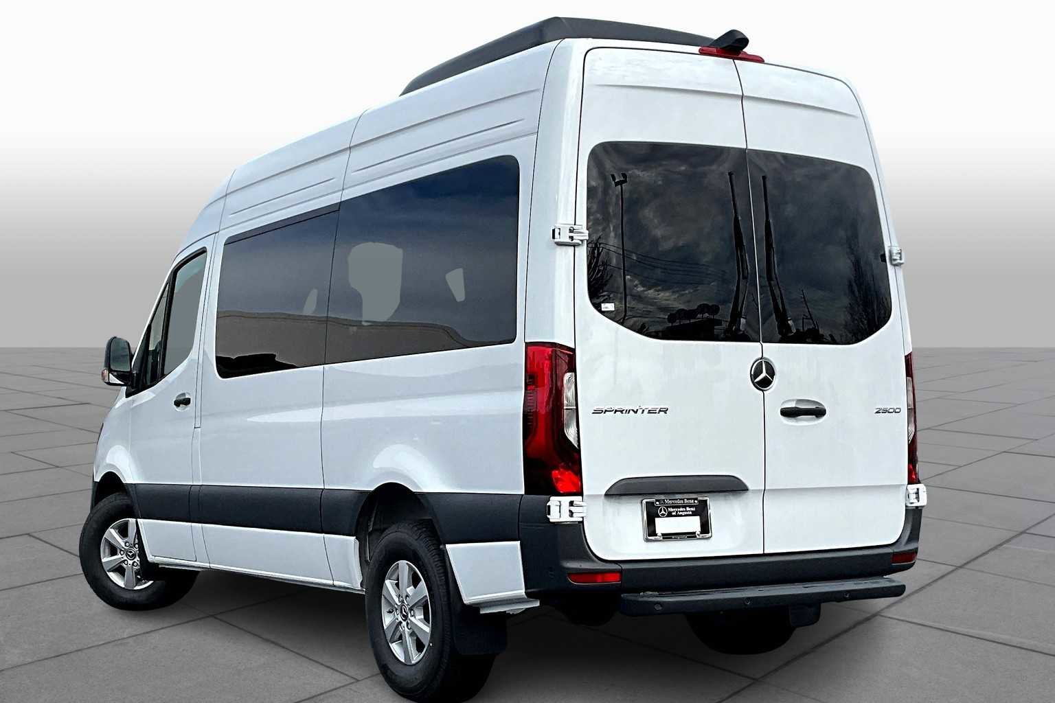 Used 2024 Mercedes-Benz Sprinter 2500 image 12