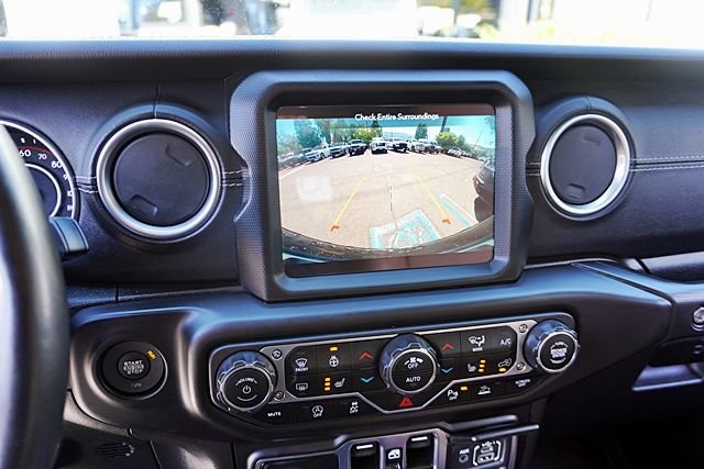 Used 2022 Jeep Wrangler Unlimited Rubicon w/ LED Lighting Group AWD/4WD image 31