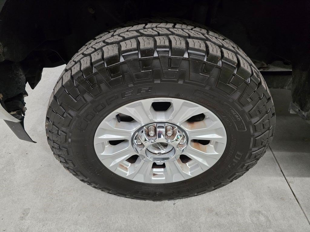 Used 2019 Ford F250 XLT w/ XLT Premium Package AWD/4WD image 11