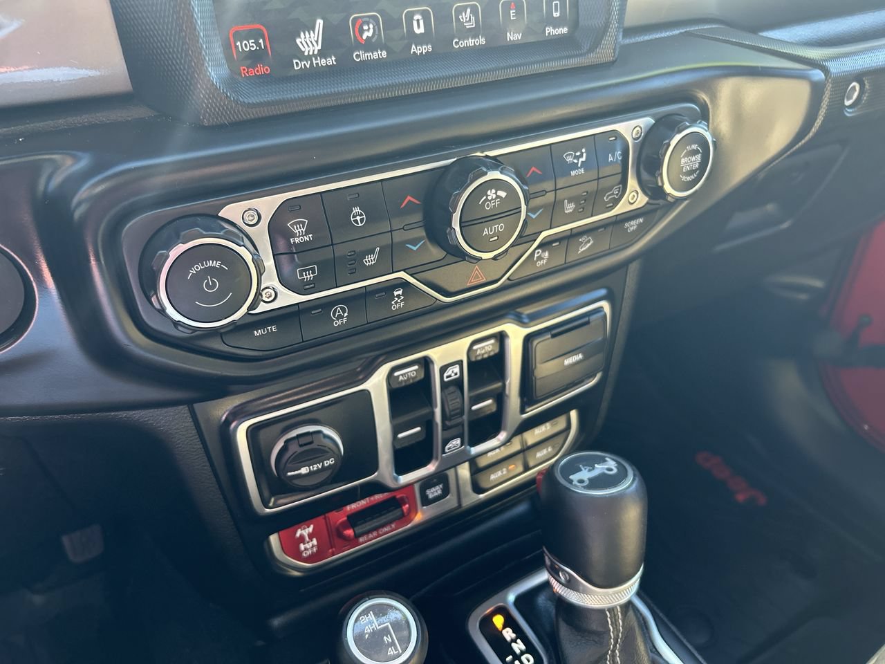 Used 2018 Jeep Wrangler Unlimited Rubicon AWD/4WD image 27