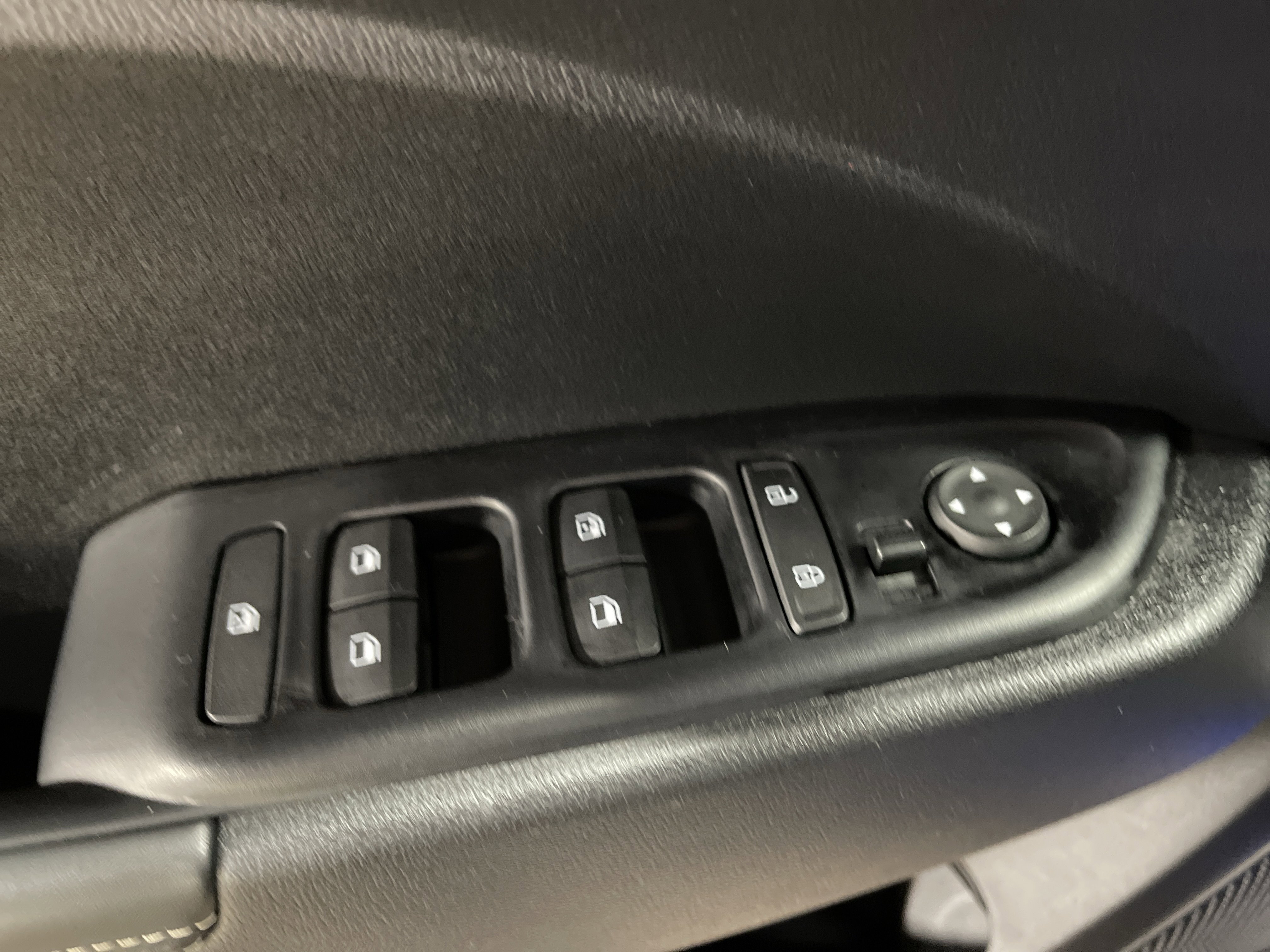 Used 2023 Hyundai Venue Limited image 7