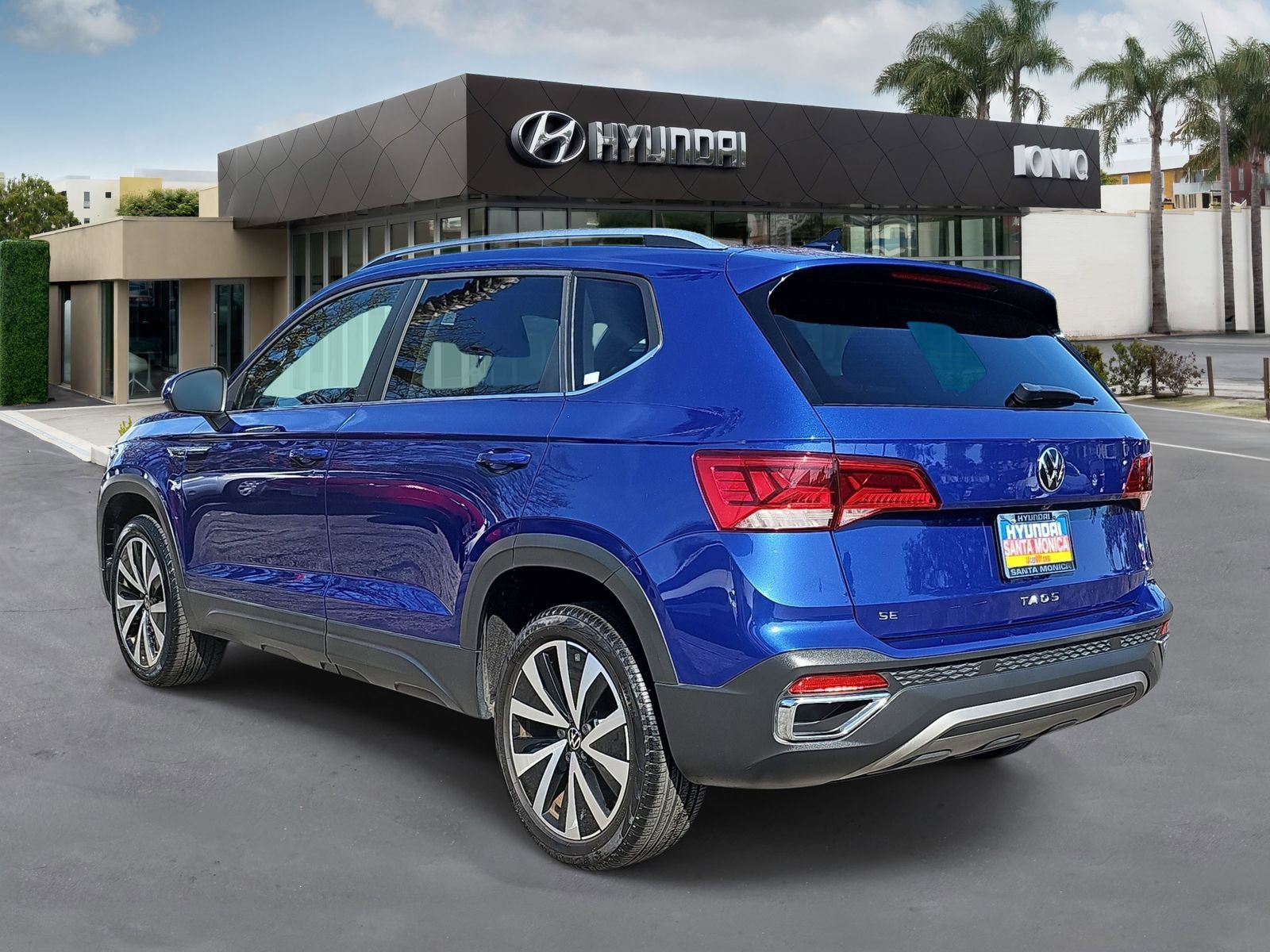 Used 2022 Volkswagen Taos SE image 5