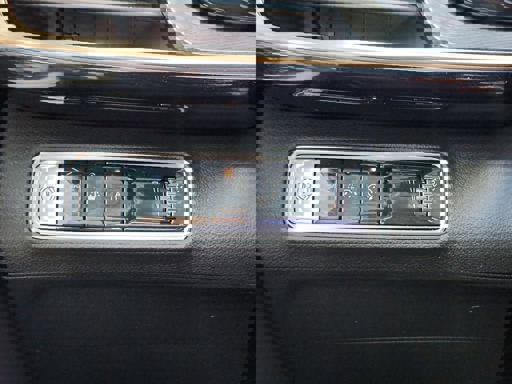 Used 2024 Buick Envision Avenir image 30