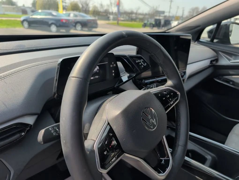 Used 2024 Volkswagen ID.4 2WD image 20