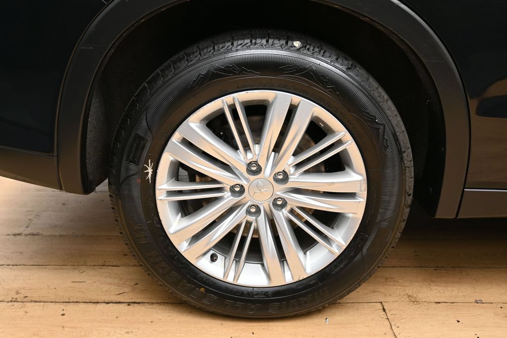 Used 2024 Mitsubishi Outlander ES AWD/4WD image 13