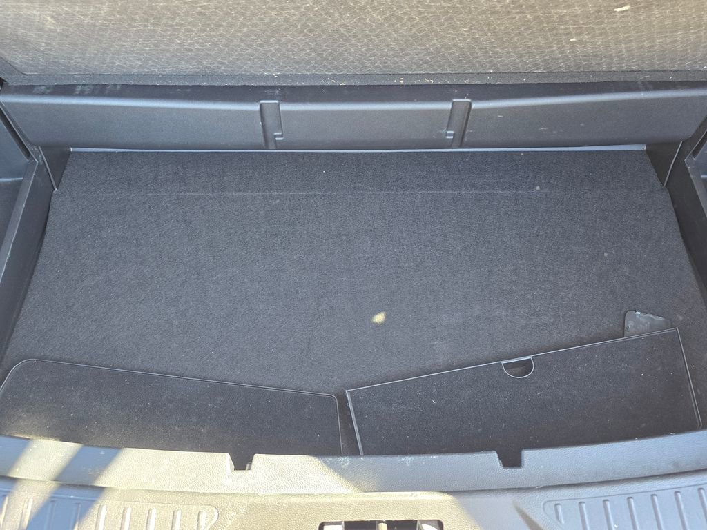 Used 2022 Ford Explorer XLT image 40