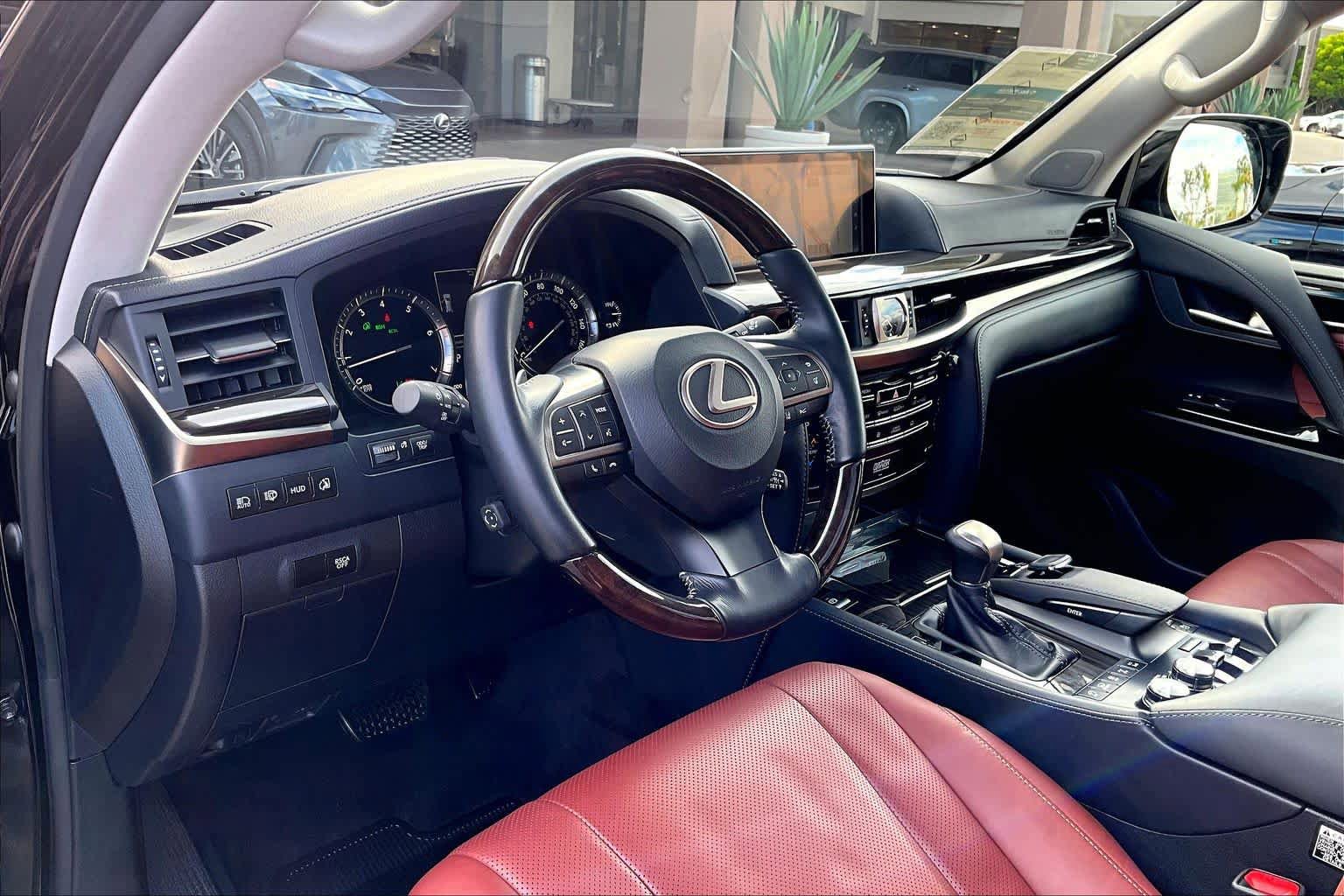 Used 2016 Lexus LX 570 4WD w/ Luxury Package image 16