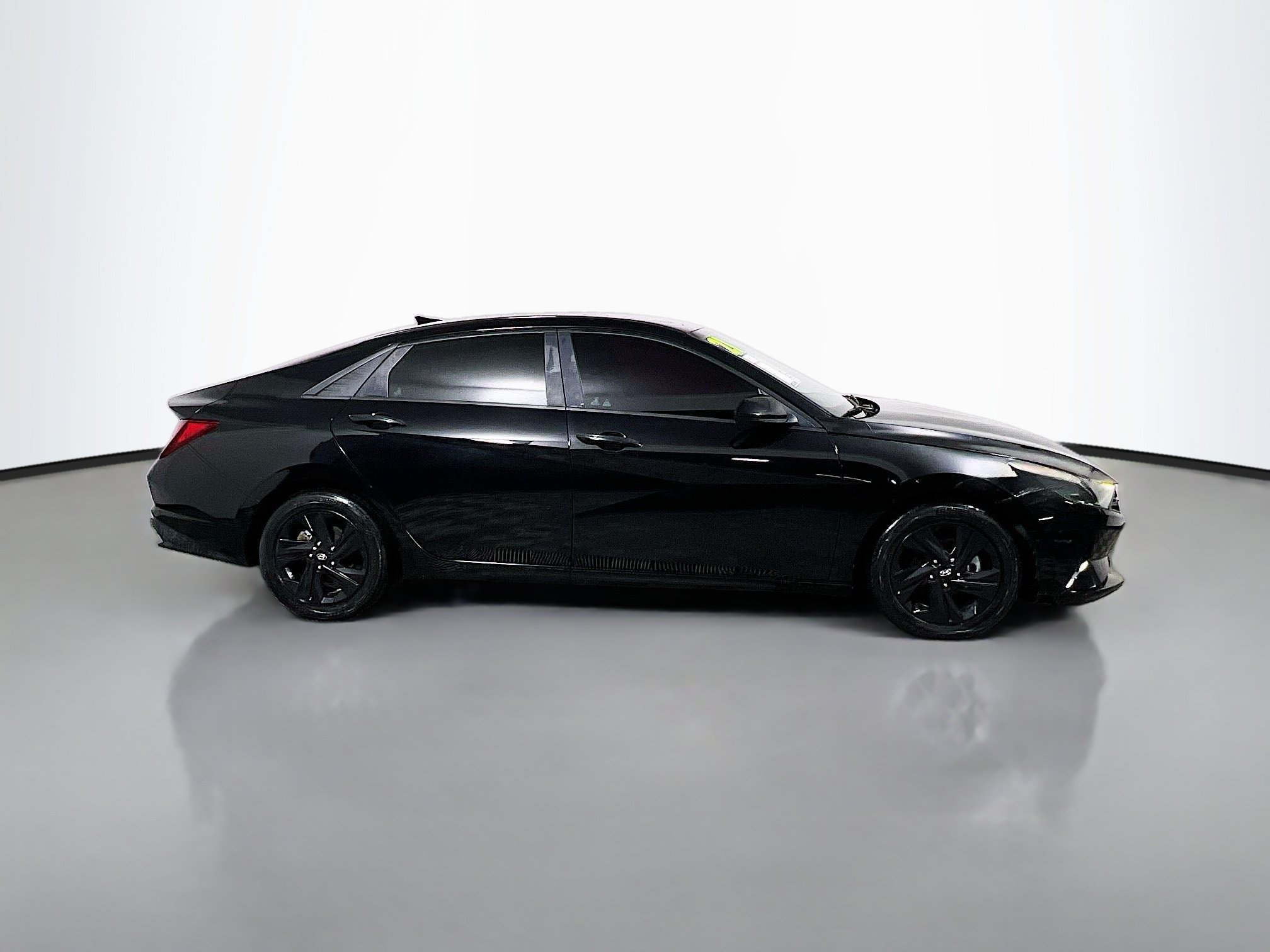 Used 2021 Hyundai Elantra SEL FWD image 3