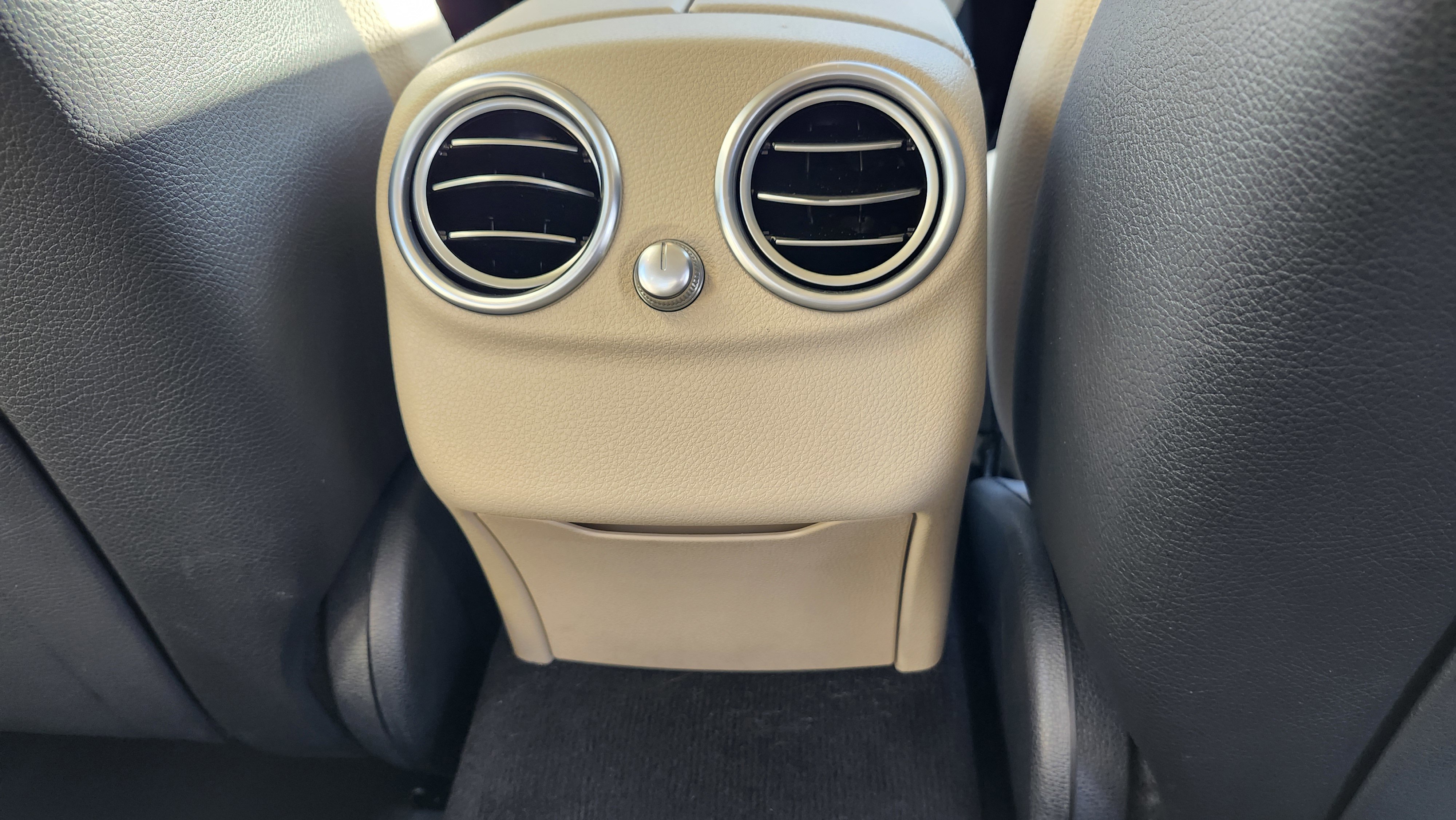 Used 2019 Mercedes-Benz C 300 4MATIC Sedan image 14