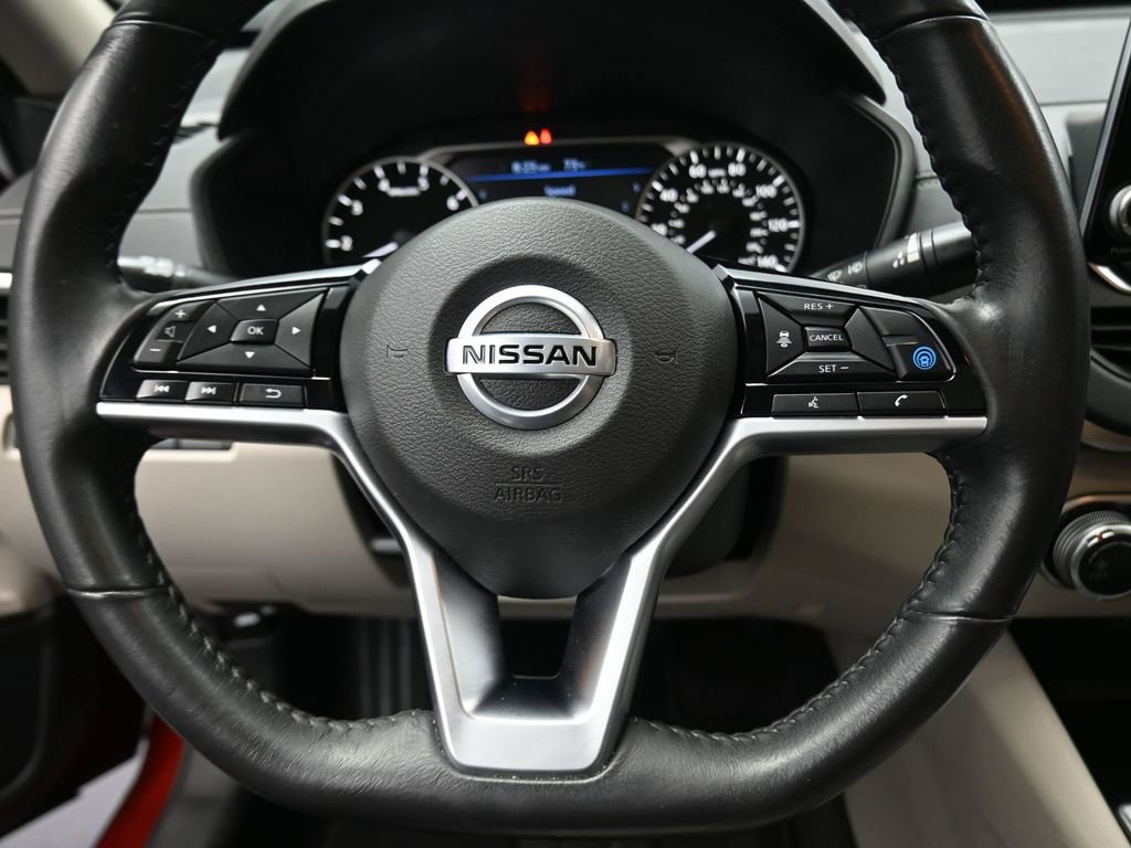 Used 2022 Nissan Altima 2.5 SV w/ SV Premium Package image 7