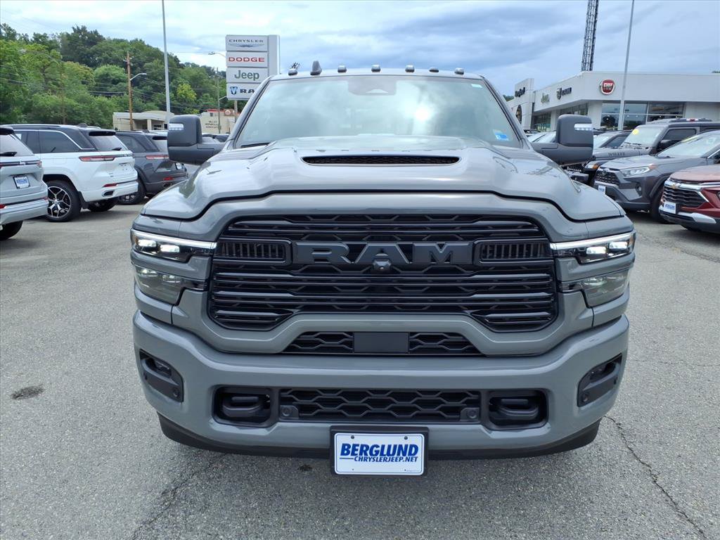 New 2026 RAM 3500 Laramie AWD/4WD image 9