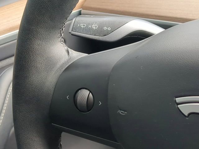 Used 2023 Tesla Model Y Long Range image 29