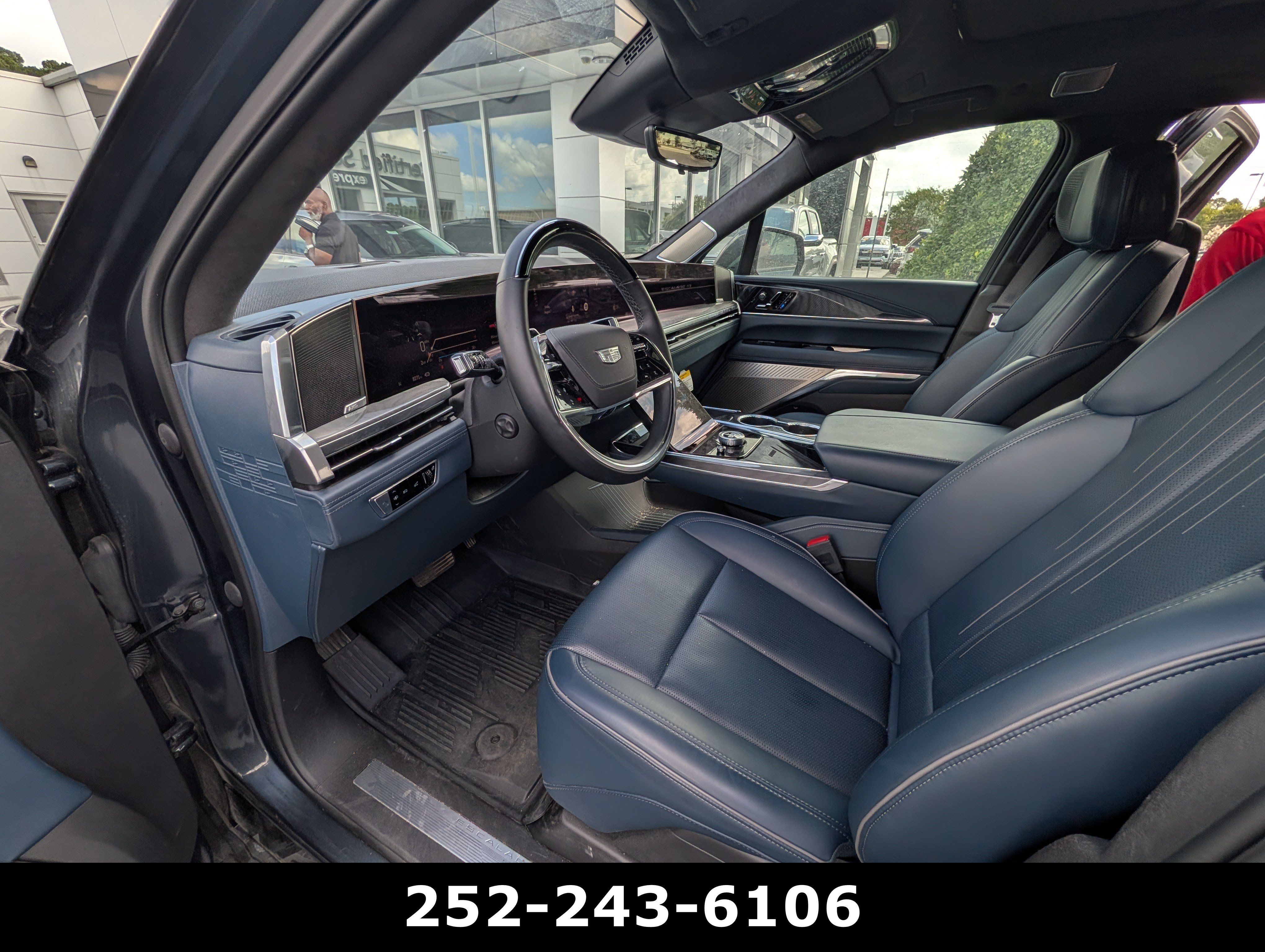 Used 2026 Cadillac Escalade IQ Sport 2 w/ LPO, Premium Carpet Package AWD/4WD image 14