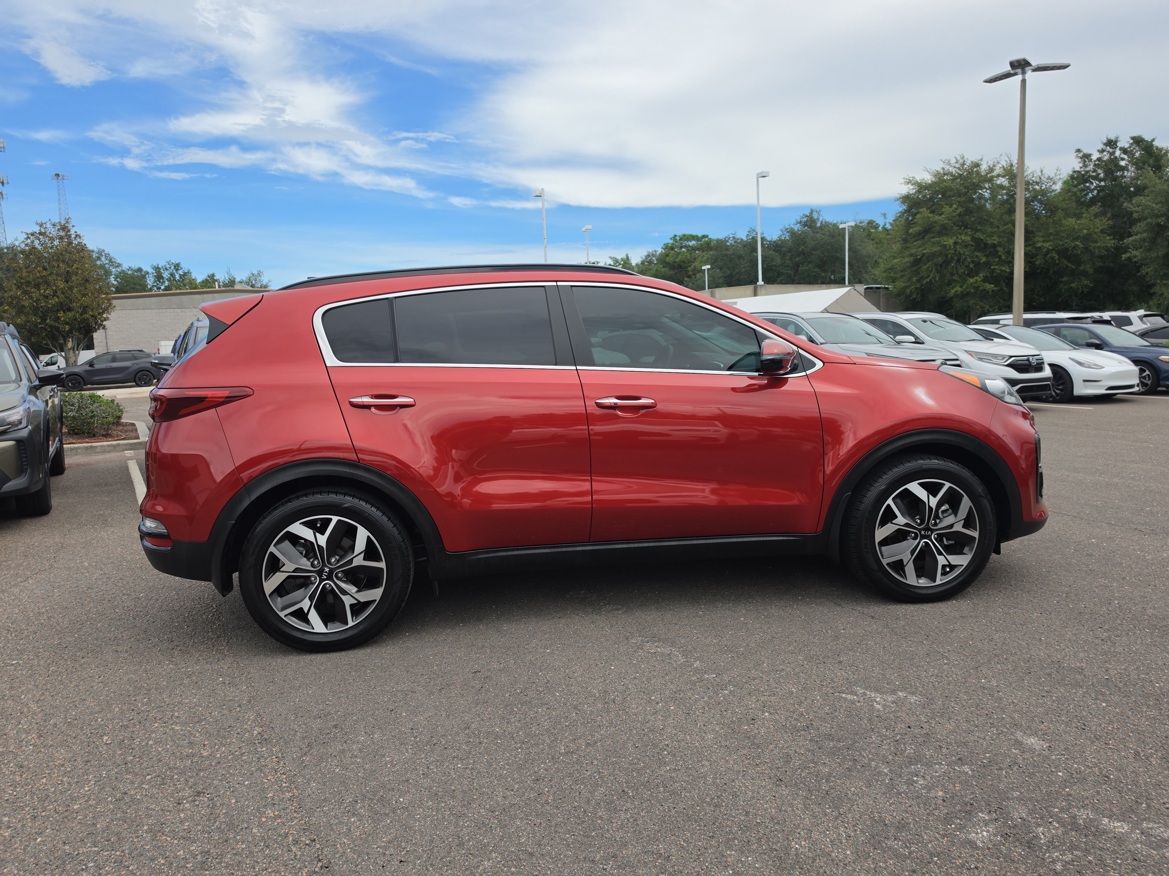 Certified 2022 Kia Sportage EX FWD image 9