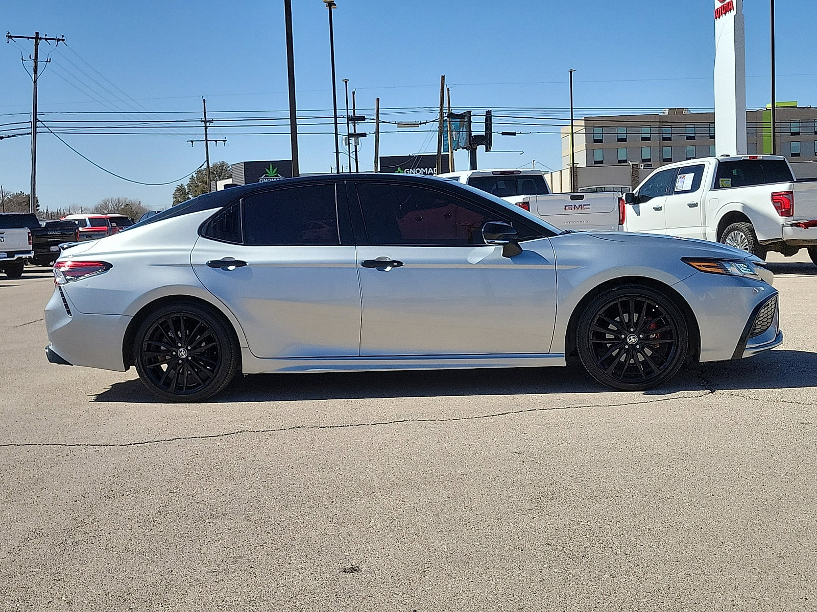 Used 2023 Toyota Camry XSE w/ Navigation Package image 5