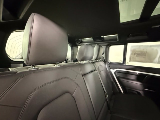 New 2026 Land Rover Defender 110 X-Dynamic SE AWD/4WD image 27
