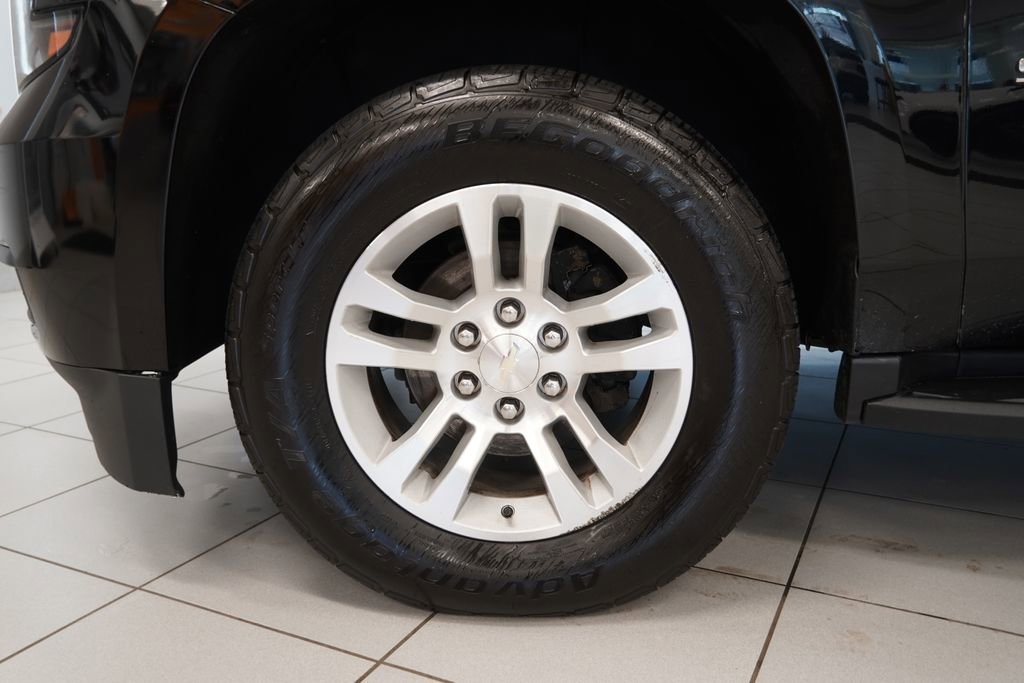 Used 2020 Chevrolet Suburban LT image 16