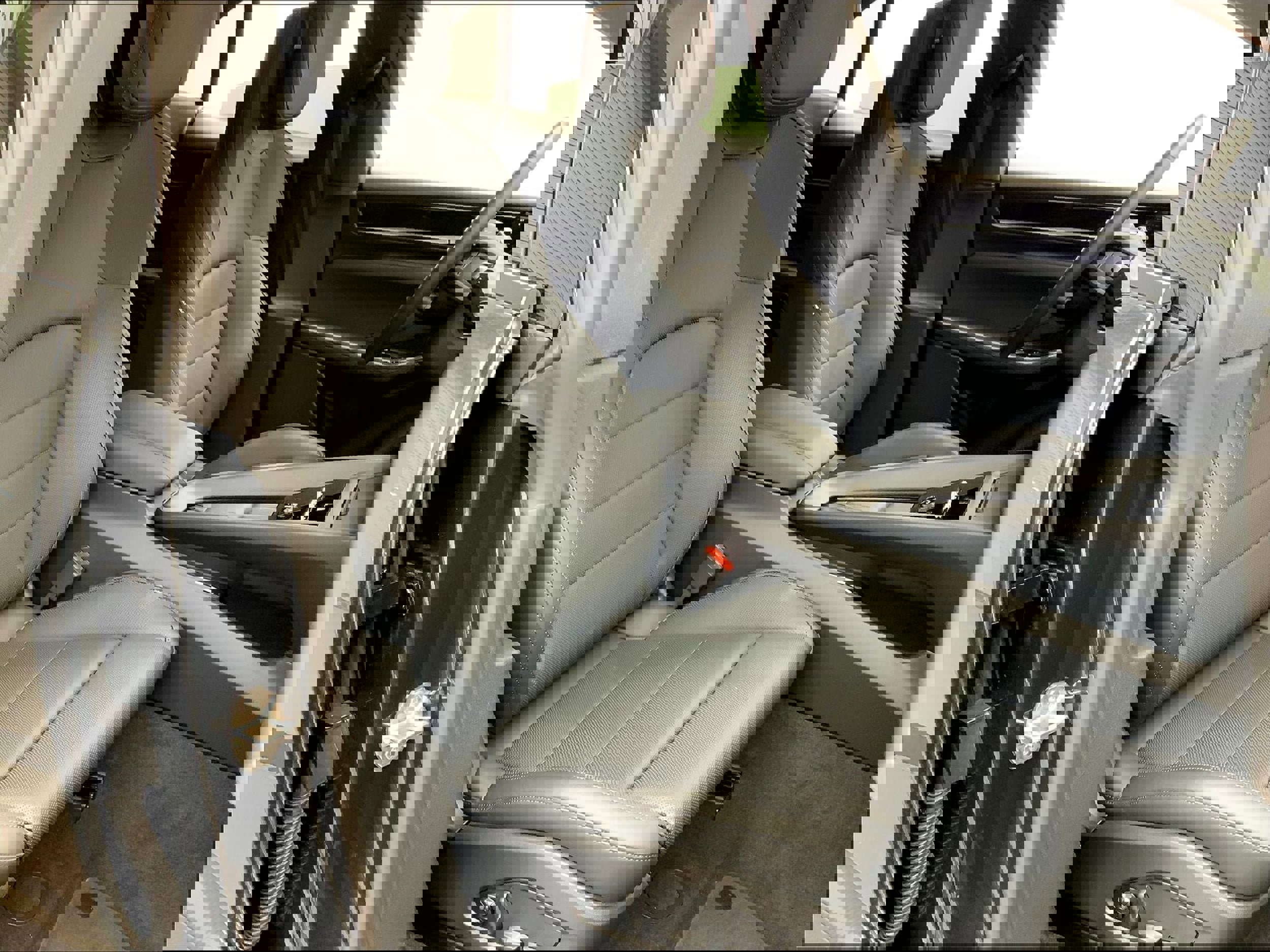 Used 2025 Porsche Macan Electric image 19