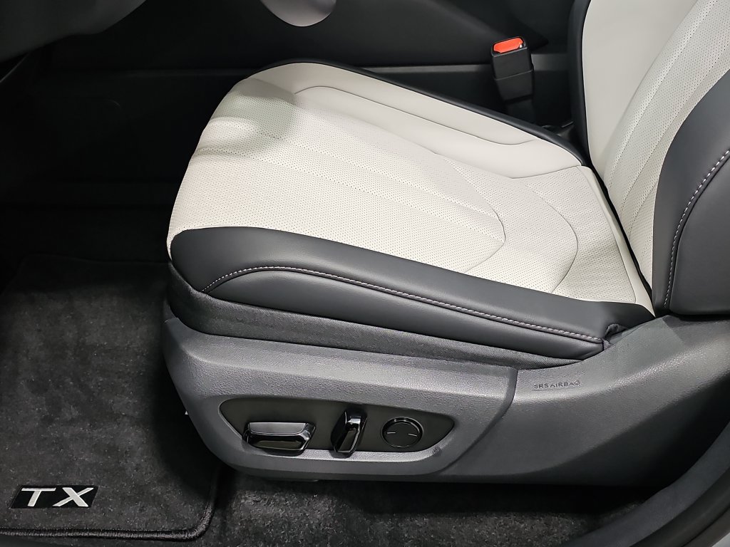 New 2026 Lexus TX 500h AWD w/ Technology Package image 28