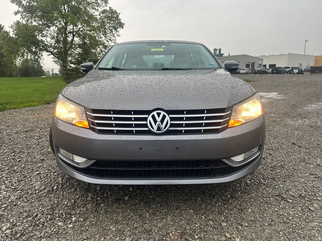 Used 2014 Volkswagen Passat TDI SEL Premium FWD image 2