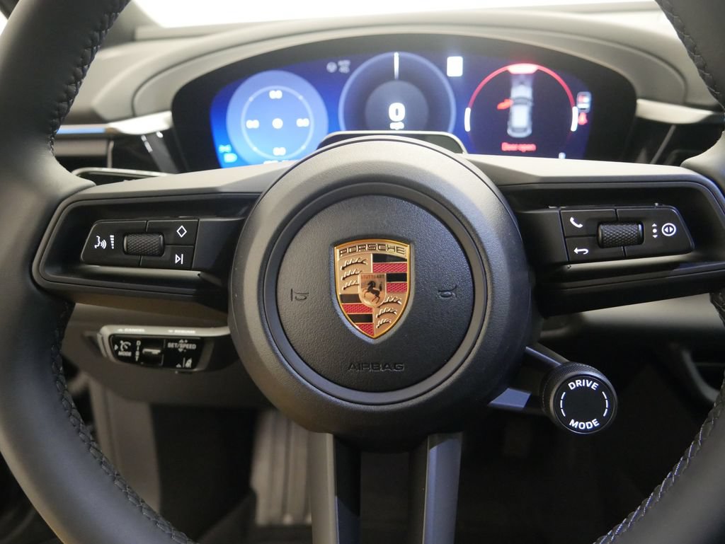 Certified 2026 Porsche Macan 4 Electric AWD/4WD image 37