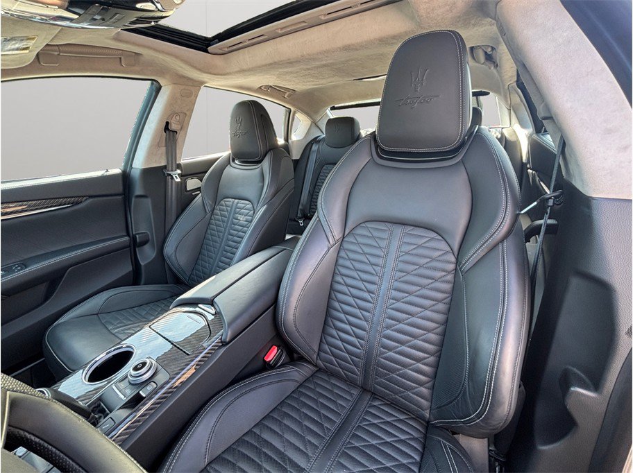 Used 2022 Maserati Quattroporte Trofeo RWD image 21