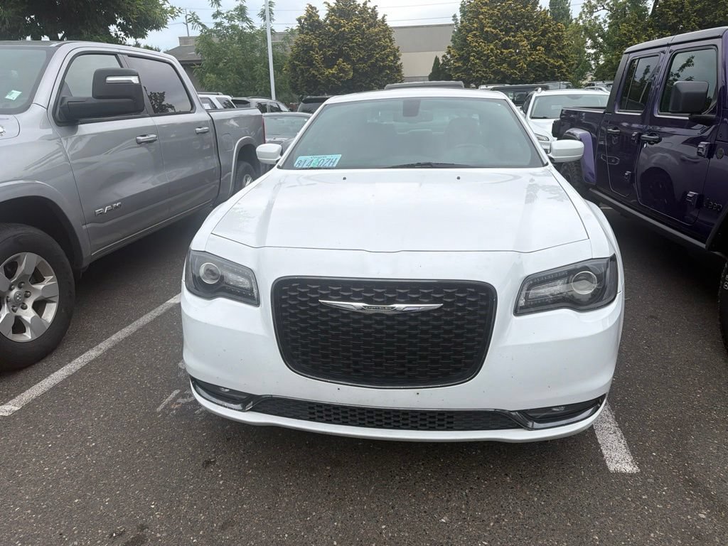 Used 2015 Chrysler 300 S RWD image 2