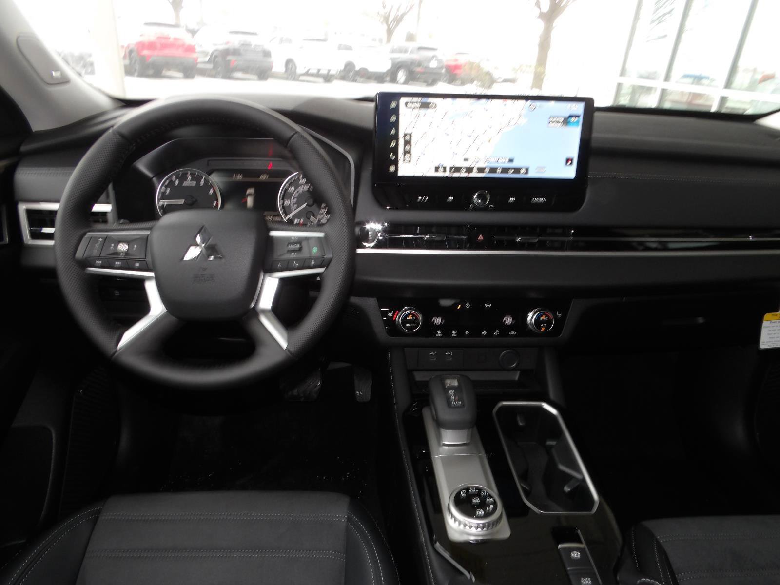 New 2026 Mitsubishi Outlander SE image 14