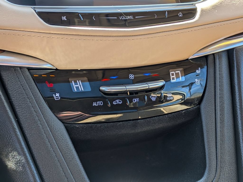 Used 2019 Cadillac XT5 Platinum AWD/4WD image 15