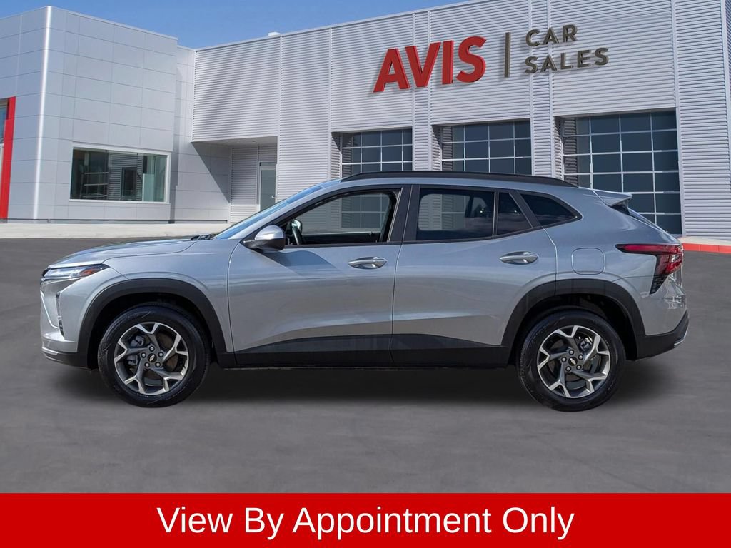 Used 2025 Chevrolet Trax LT w/ LT Convenience Package FWD image 10