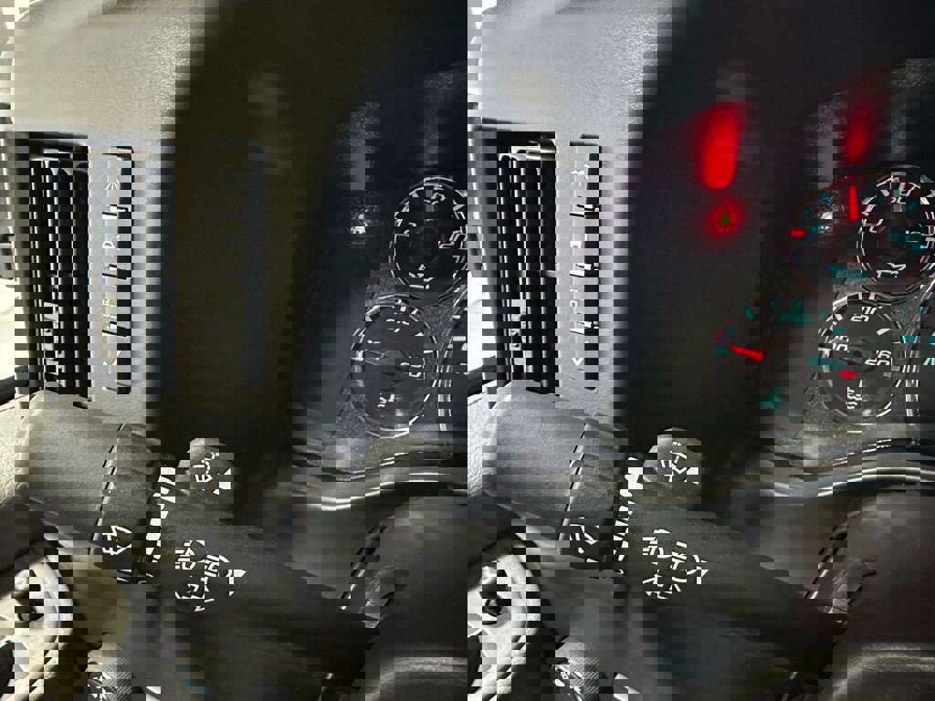 Used 2025 Chevrolet Express 3500 LT w/ LT Preferred Equipment Group image 22