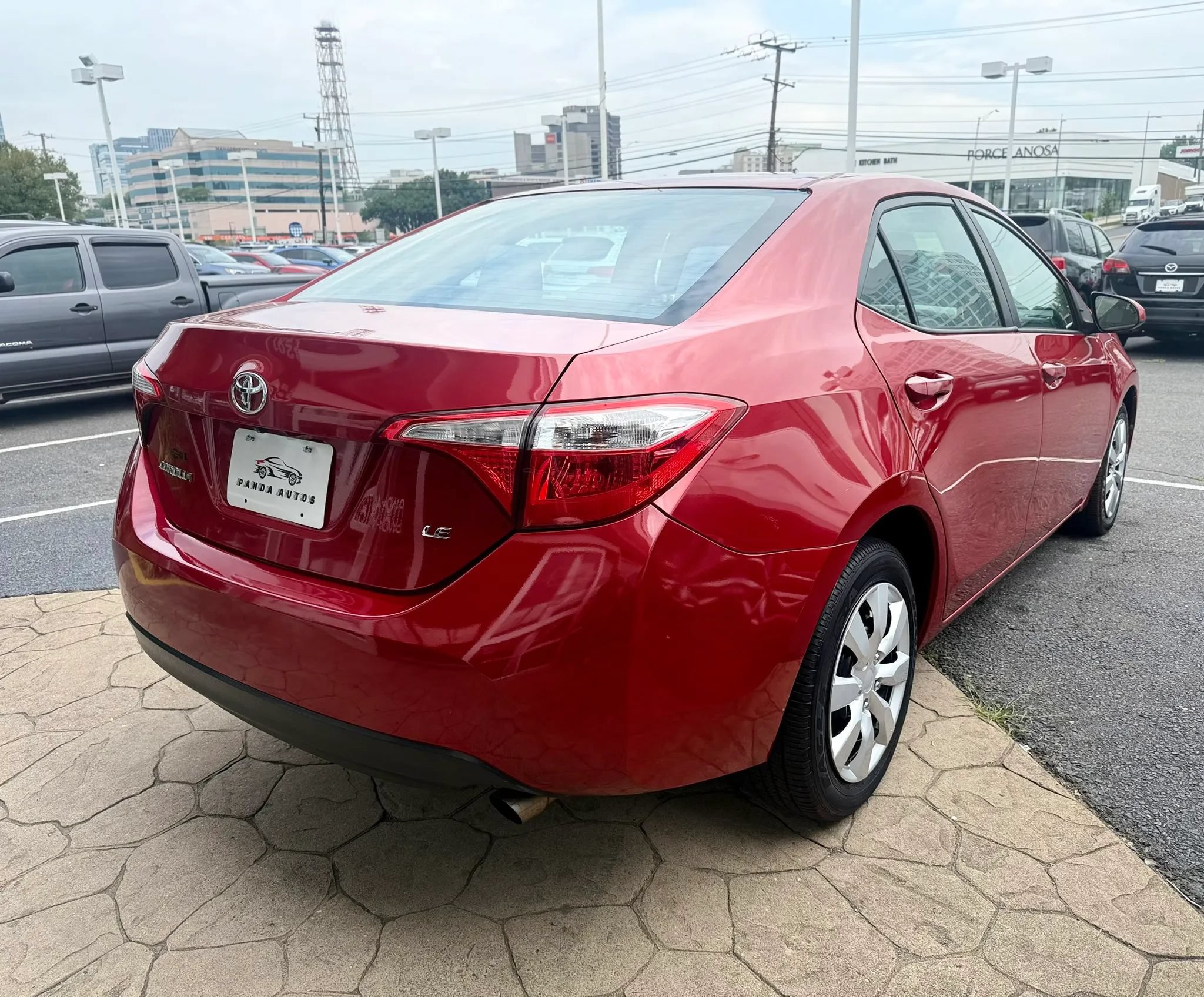 Used 2015 Toyota Corolla LE FWD image 7