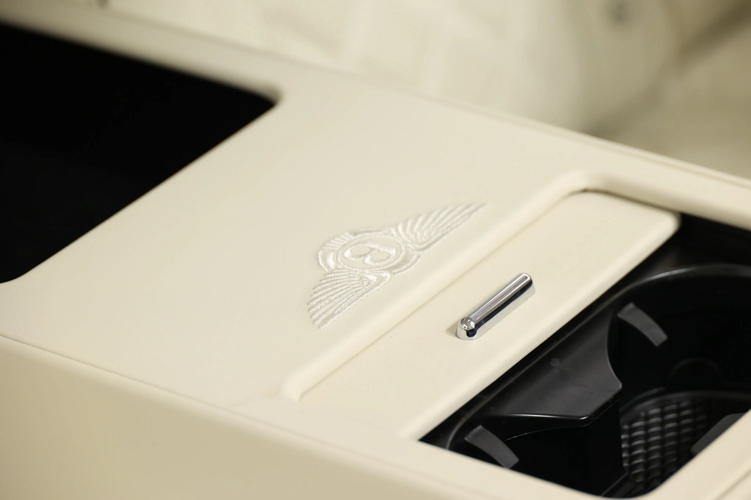 Used 2018 Bentley Flying Spur V8 AWD/4WD image 86