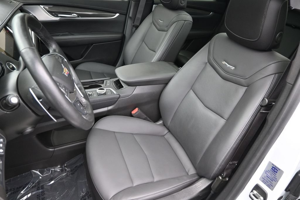 Certified 2024 Cadillac XT5 Sportv w/ Technology Package AWD/4WD image 11
