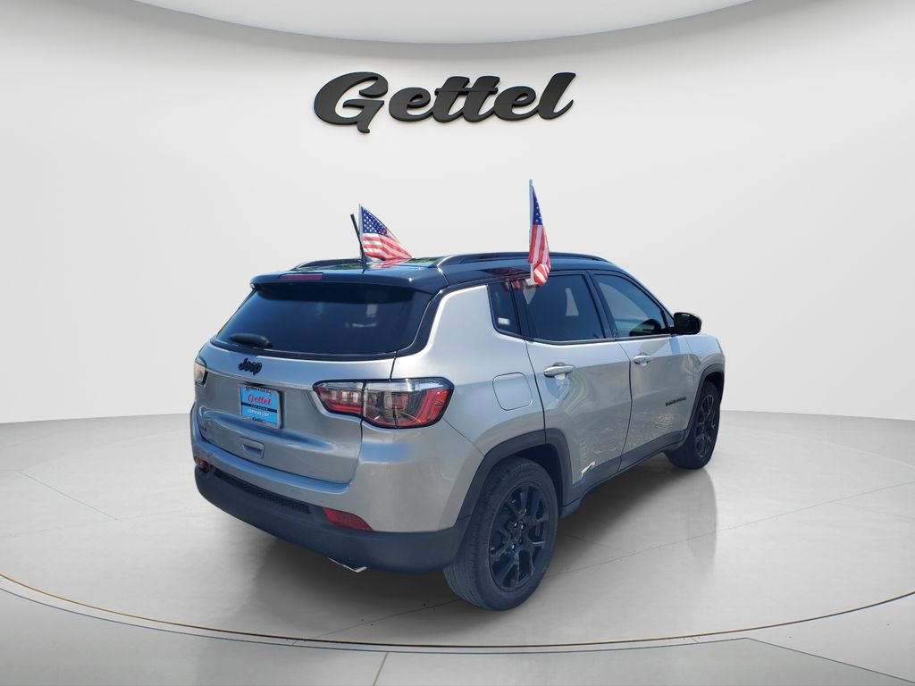 Used 2022 Jeep Compass Latitude FWD image 4