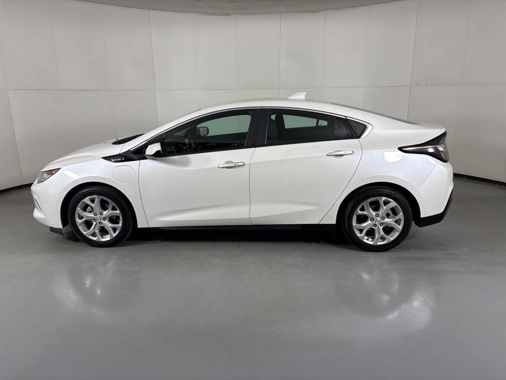 Used 2018 Chevrolet Volt Premier w/ Driver Confidence Package FWD image 5