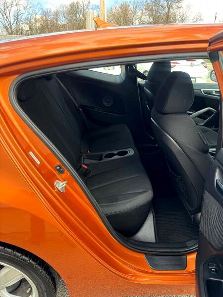 Used 2015 Hyundai Veloster image 17