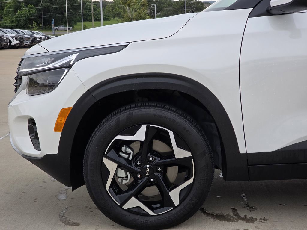 Used 2025 Kia Seltos EX w/ EX Sunroof Package AWD/4WD image 6