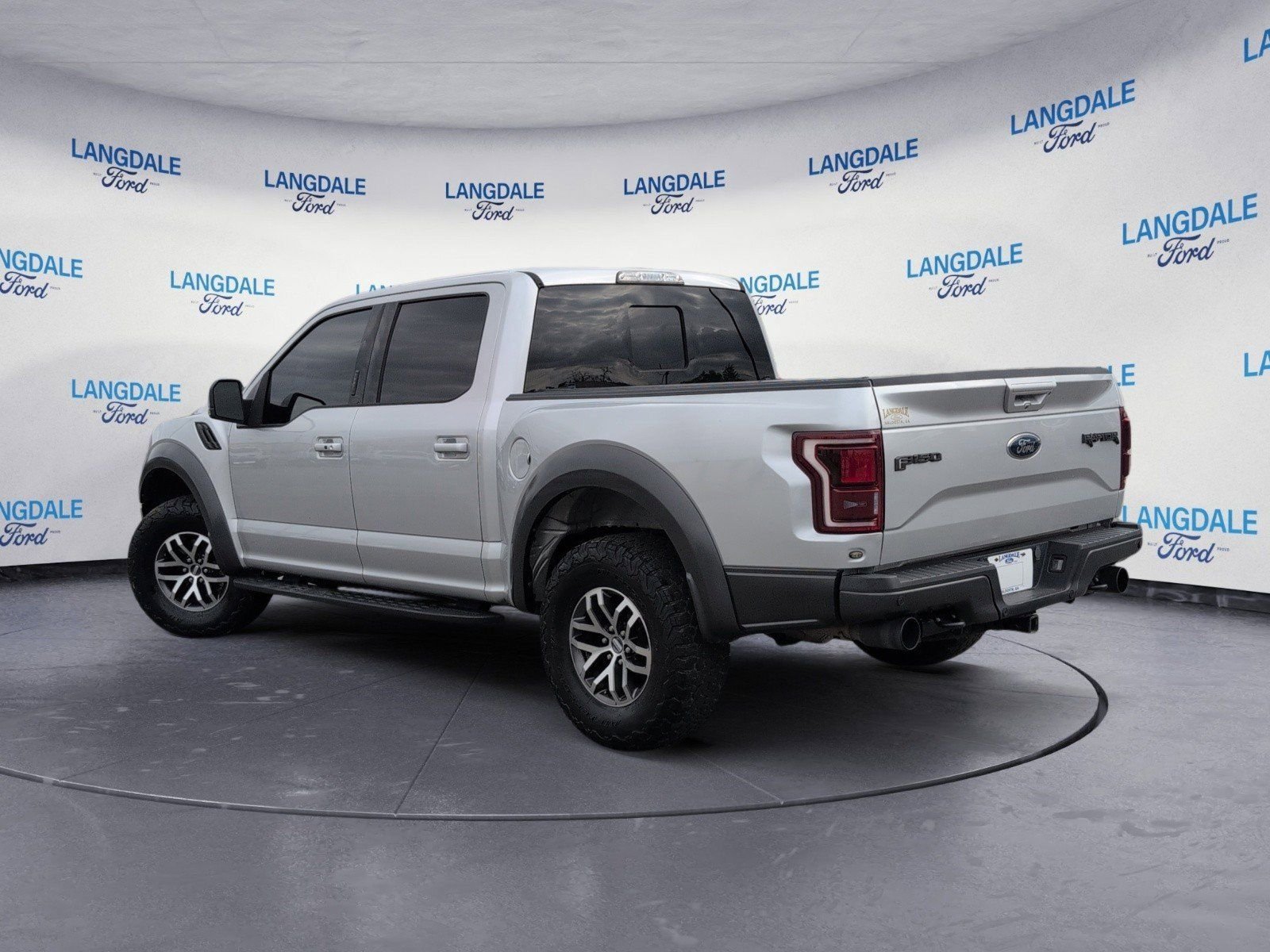 Used 2017 Ford F150 Raptor w/ Equipment Group 802A Luxury image 9