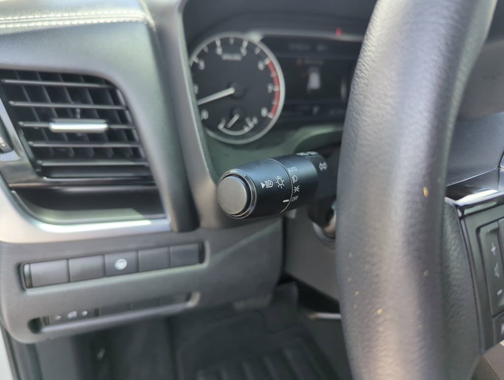 Used 2021 Nissan Rogue SV image 21