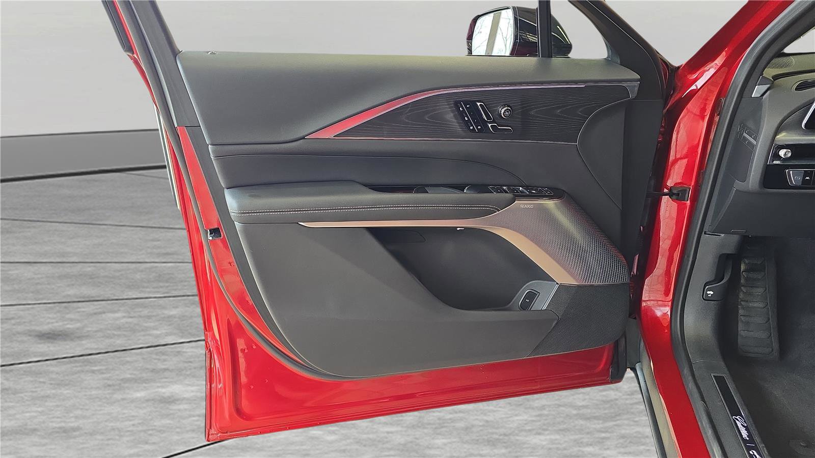 Used 2025 Cadillac Lyriq Luxury w/ LPO, Floor Liner Package image 12