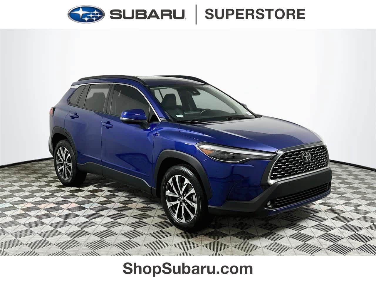 Used 2022 Toyota Corolla Cross XLE w/ Convenience Package FWD image 1
