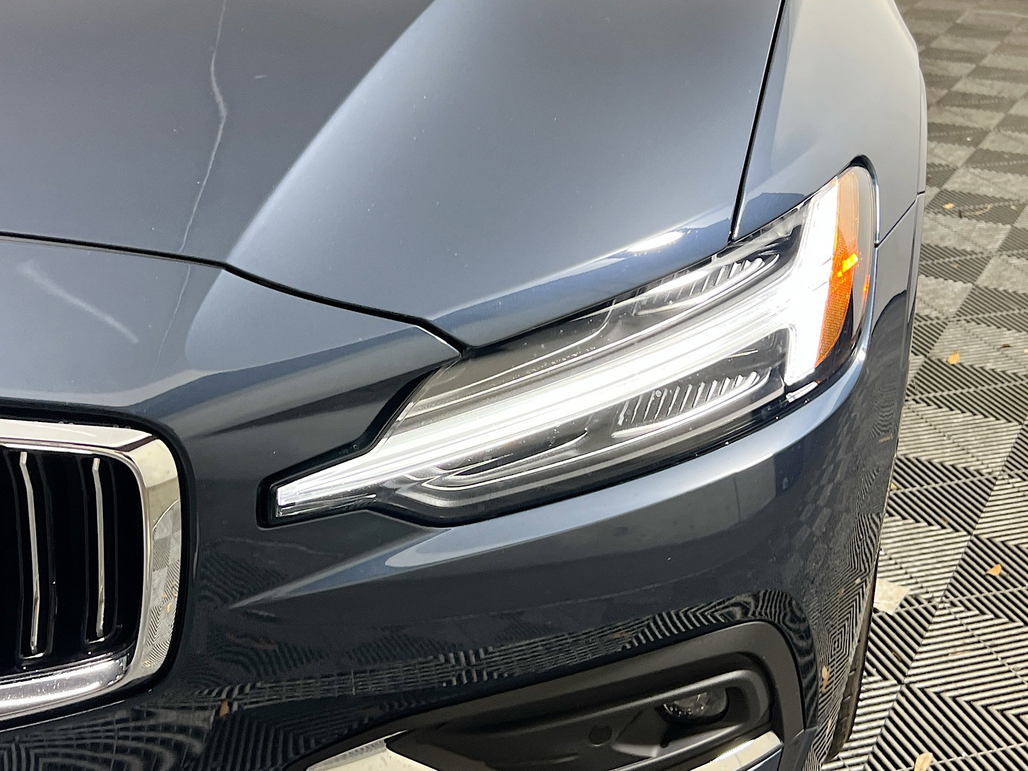 Used 2022 Volvo S60 B5 Inscription image 11