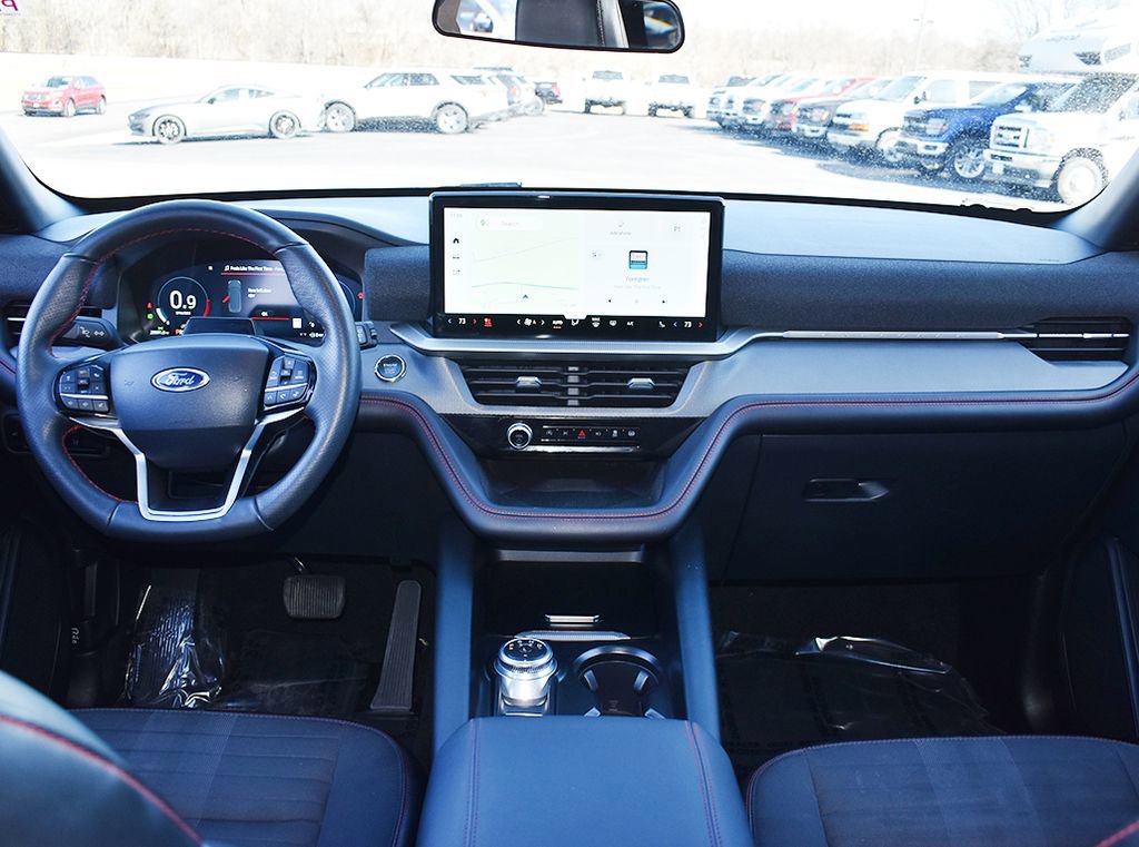 Used 2025 Ford Explorer ST-Line AWD/4WD image 4