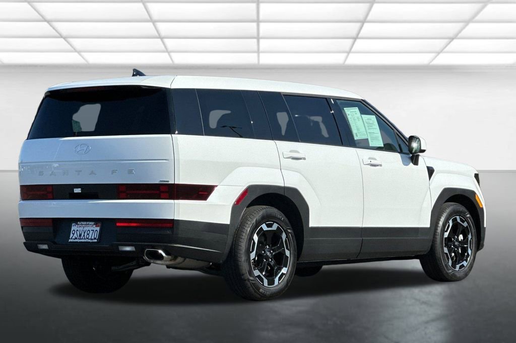 Used 2025 Hyundai Santa Fe SE image 5