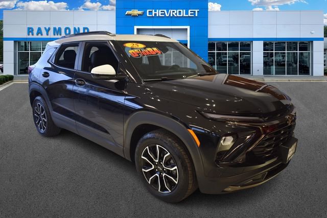 Used 2025 Chevrolet TrailBlazer ACTIV w/ Convenience Package image 1