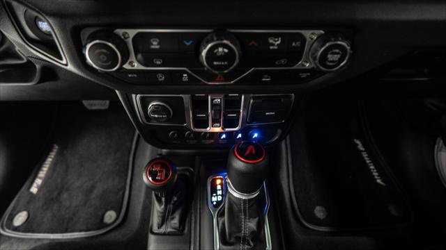 Used 2025 Jeep Gladiator Sport image 21