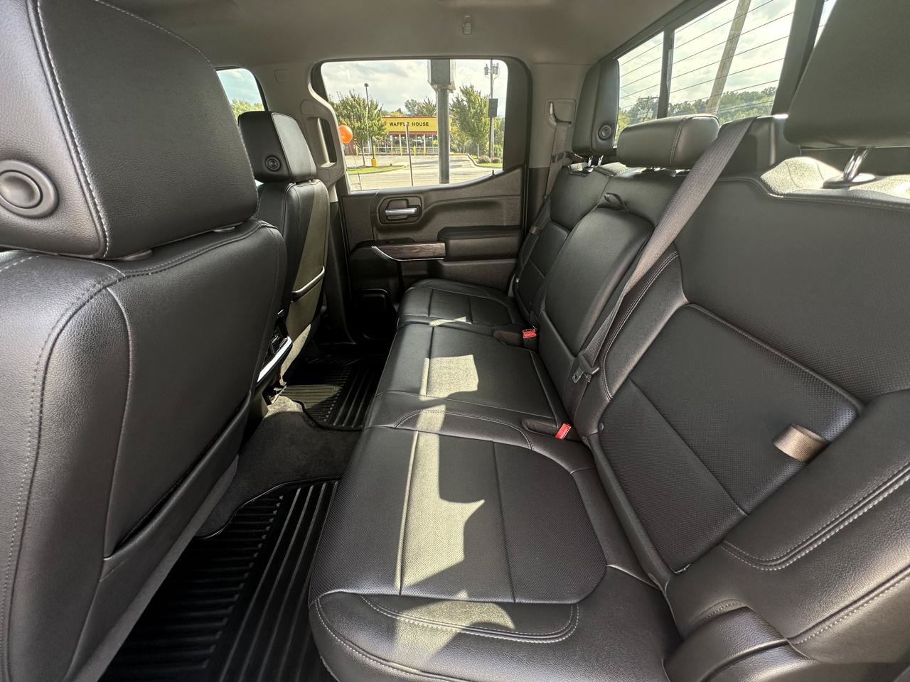 Used 2021 Chevrolet Silverado 1500 LTZ w/ LTZ Convenience Package II AWD/4WD image 9